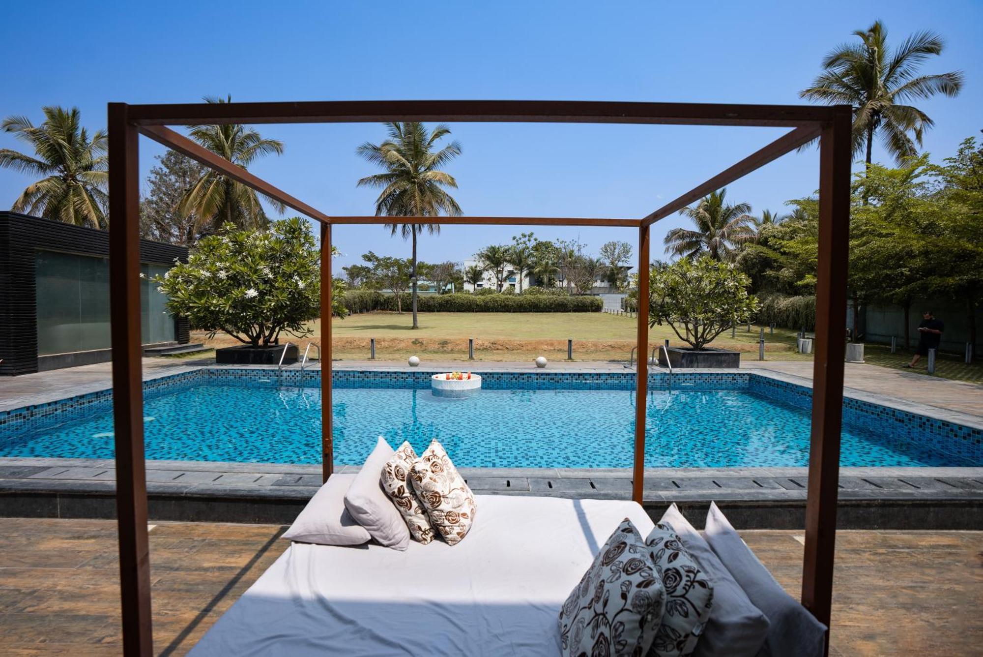 Magnolia - Luxury 3Br Private Pool Villa By Jade バンガロール エクステリア 写真